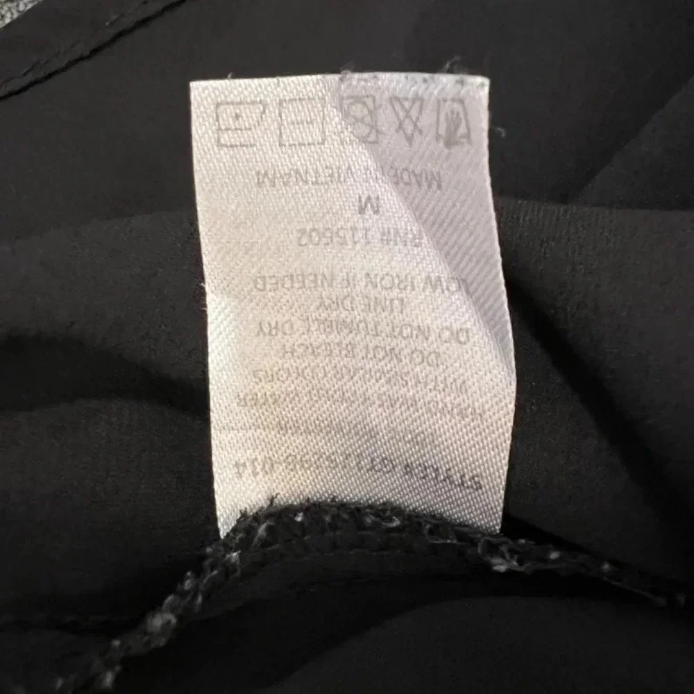 Gibson Latimer Black Blouse Size Medium - Picture 8 of 8